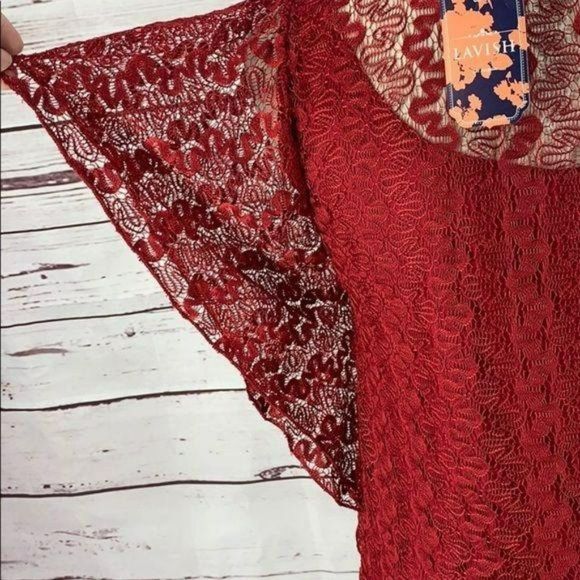 Lavish Woman's Blouse Burgundy Lace‎ Layered Size Medium NEW - Picture 4 of 10